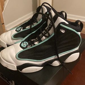youth boys Jordan sneakers. Excellent condition.